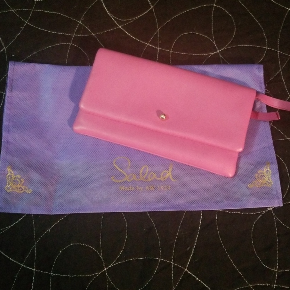 Salad Made by AW 1929 Genuine Clutch